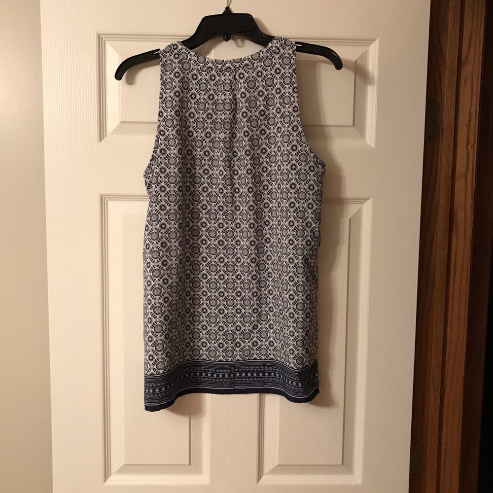 Sleeveless top - Picture 2 of 3